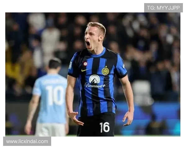 费内巴切冬窗求购莱万遭拒绝球员希望留队至明夏